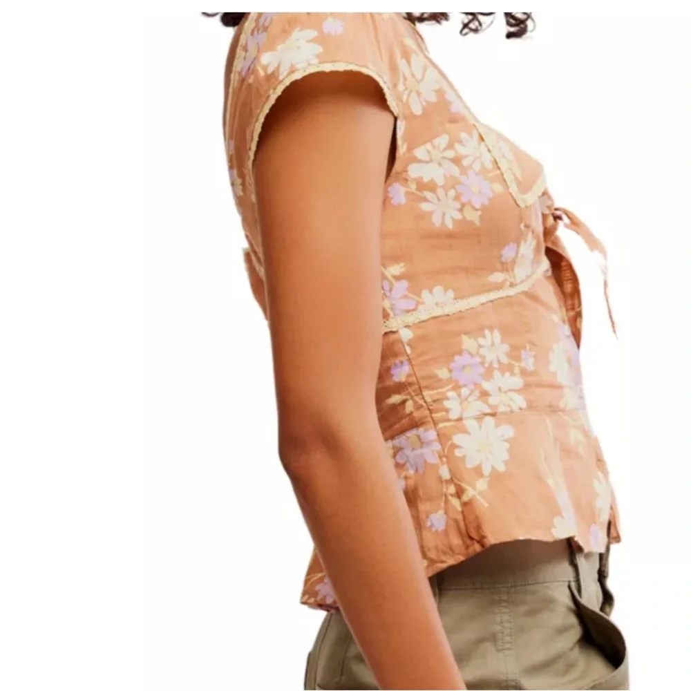 Free People Peach Floral Tie-Front Puff Sleeve Blouse